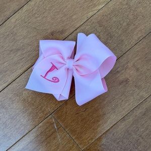 Monogrammed “L” Pink Bow